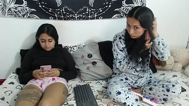 abby n emily online show from 29, 4, 2026