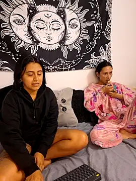 abby n emily online show from 20, 6, 2026