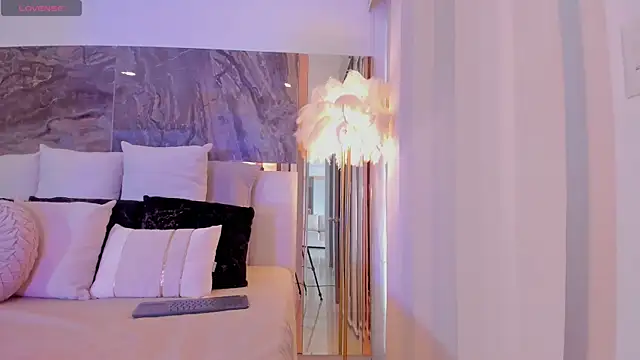 Snapshot of Rashel_Frost_ chatting on 10, 11, 2025 Rashel Frost online show from 10, 11, 2025