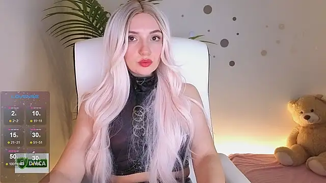 Snapshot of cute_cake chatting on 5, 12, 2025 cute cake online show from 5, 12, 2025