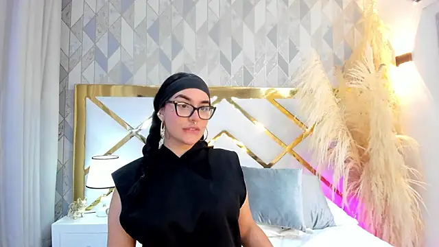 Snapshot of DevoraCarther chatting on 19, 10, 2025 DevoraCarther online show from 19, 10, 2025