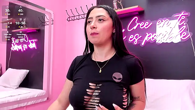 JuliethCruz  online show from 14, 12, 2025