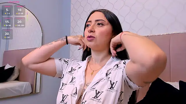 JuliethCruz  online show from 12, 3, 2026