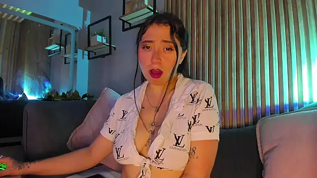 JuliethCruz  online show from 18, 6, 2026