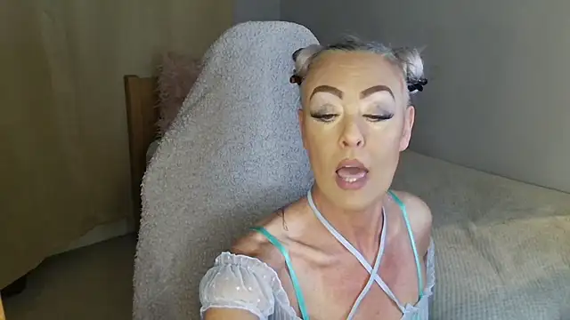 TheOGMiaMystique online show from 27, 5, 2026
