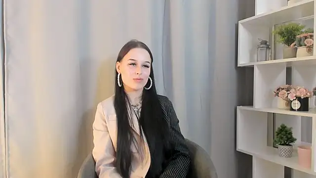 Snapshot of LatrinaZody chatting on 15, 10, 2025 LatrinaZody online show from 15, 10, 2025