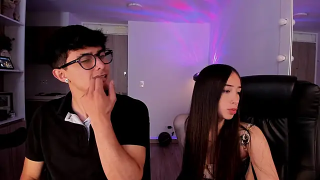 Snapshot of Mikeyvioleta_ chatting on 21, 12, 2025 Mikeyvioleta online show from 21, 12, 2025