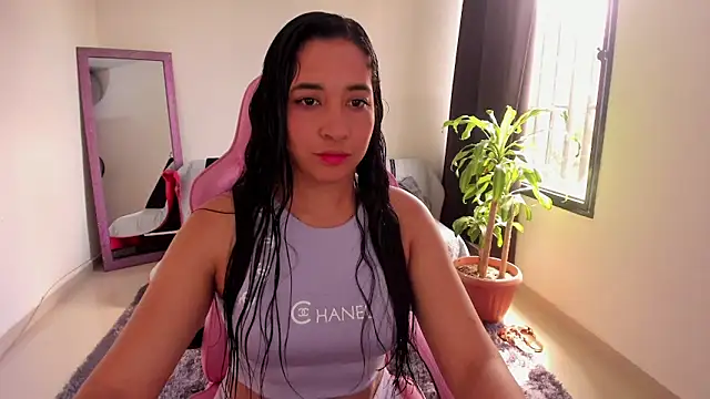 Snapshot of Kruela chatting on 28, 10, 2025 Kruela online show from 28, 10, 2025