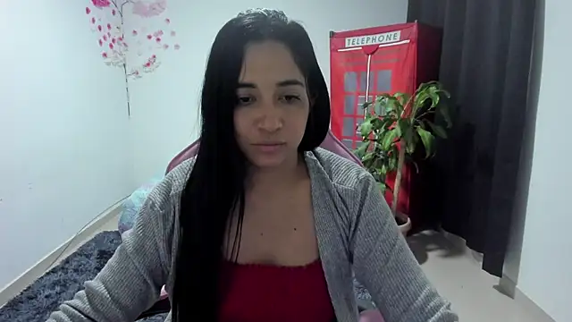 Snapshot of Kruela chatting on 12, 11, 2025 Kruela online show from 12, 11, 2025