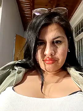 Snapshot of Sexylips200 chatting on 17, 10, 2025 Sexylips200 online show from 17, 10, 2025