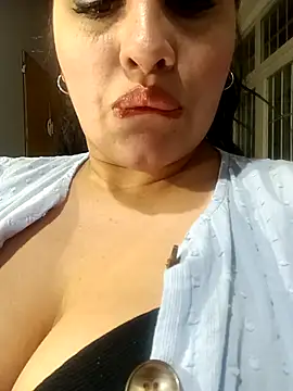 Snapshot of Sexylips200 chatting on 19, 10, 2025 Sexylips200 online show from 19, 10, 2025