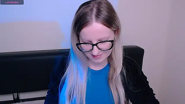 AllaLeomz online show from 28, 10, 2025