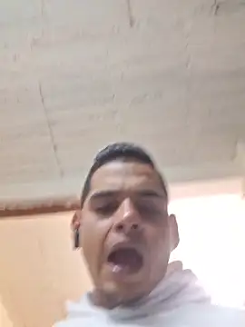 Snapshot of Daiberrubio chatting on 12, 3, 2026 Daiberrubio online show from 12, 3, 2026