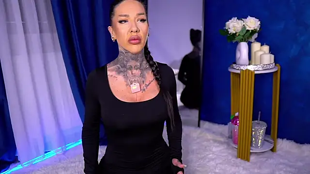 ScarletNoir online show from 2, 4, 2026