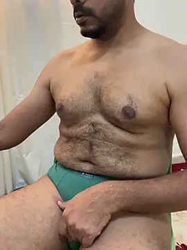 Handsome8677 online show from 14, 4, 2026