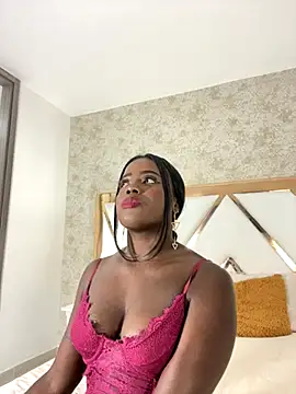 Snapshot of EmiParks chatting on 17, 10, 2025 EmiParks online show from 17, 10, 2025