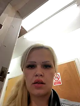 CherryXOX- online show from 16, 10, 2025