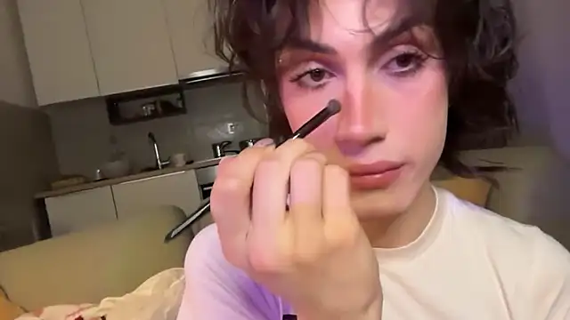 kira yoshika9e online show from 3, 4, 2026