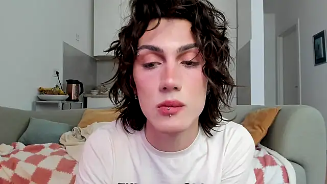 kira yoshika9e online show from 19, 4, 2026