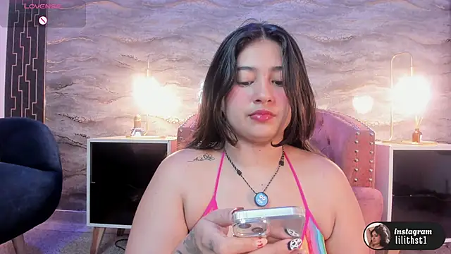 lilithst  online show from 13, 11, 2025