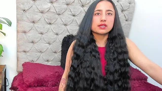 Samanta Fischer online show from 5, 11, 2025