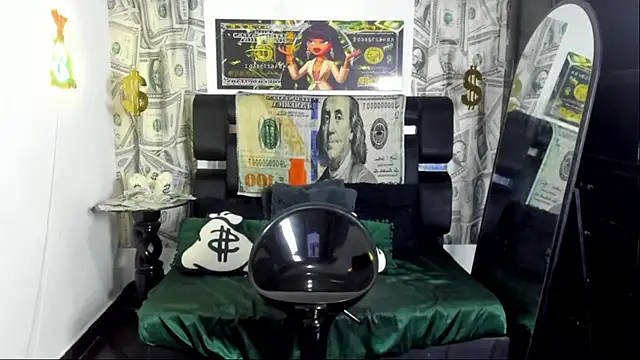 Latin Femboy13 online show from 24, 10, 2025