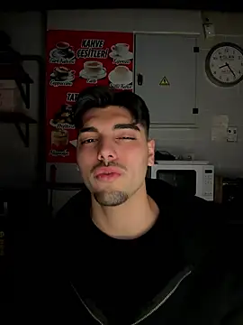 Snapshot of emir343475 chatting on 9, 1, 2026 emir343475 online show from 9, 1, 2026