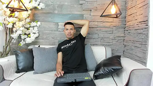 OwenPyerce online show from 25, 10, 2025