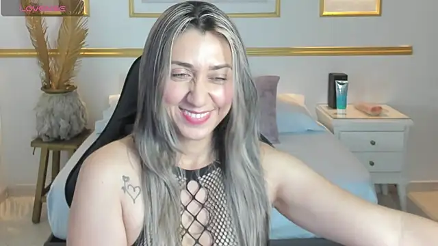 Snapshot of karlyy_ chatting on 11, 11, 2025 karlyy online show from 11, 11, 2025