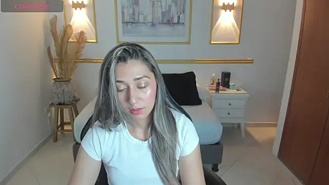 Snapshot of karlyy_ chatting on 18, 12, 2025 karlyy online show from 18, 12, 2025