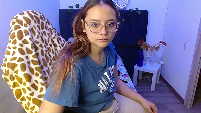 Red Lola  online show from 23, 10, 2025