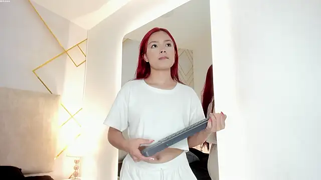 Martinaa Garcia online show from 6, 3, 2026