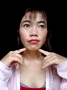 Snapshot of omai-ngot chatting on 18, 10, 2025 omai-ngot online show from 18, 10, 2025