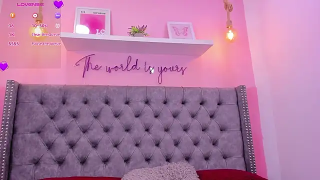 Sophiia 77 online show from 2, 3, 2026