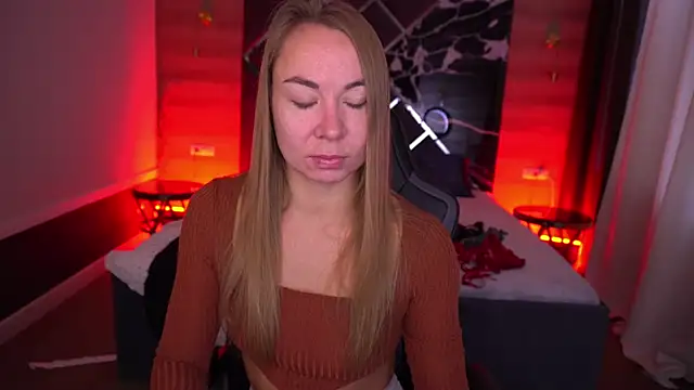 VixenMuse online show from 27, 10, 2025