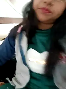 Vanshika1432 online show from 4, 12, 2025