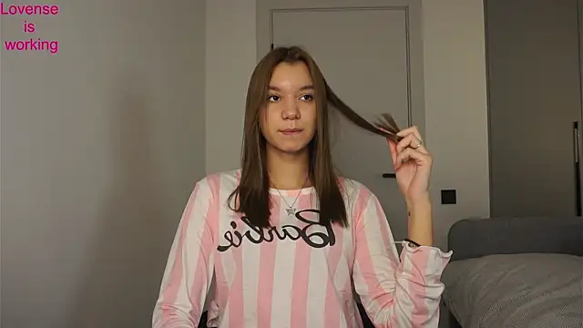 BrynnHolverson online show from 1, 11, 2025