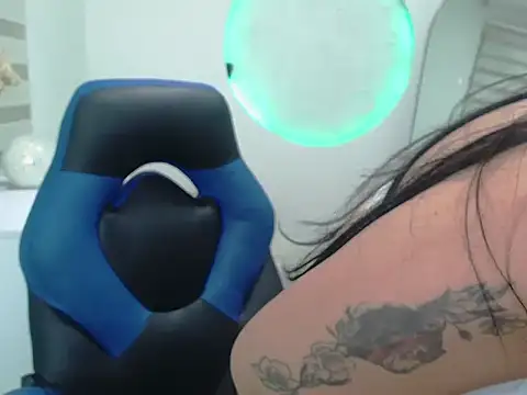 madys hot online show from 18, 12, 2025