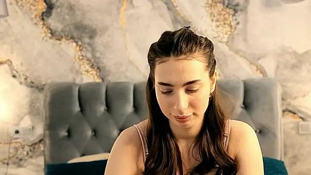 Chloewilldd online show from 22, 10, 2025