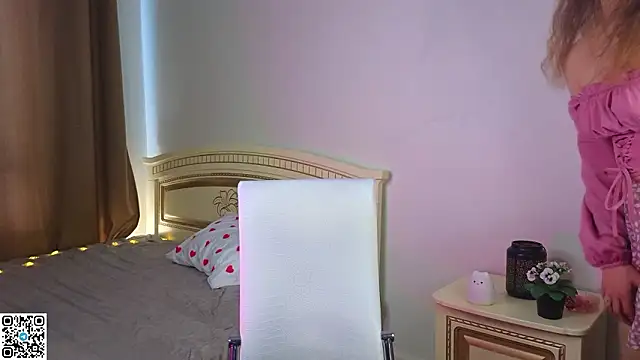 Snapshot of FoxFever chatting on 4, 3, 2026 FoxFever online show from 4, 3, 2026