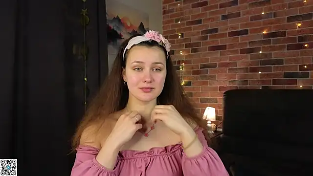 Snapshot of FoxFever chatting on 8, 3, 2026 FoxFever online show from 8, 3, 2026