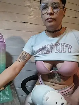 Snapshot of Natimiau chatting on 28, 10, 2025 Natimiau online show from 28, 10, 2025