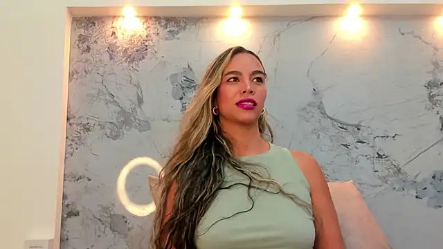 Snapshot of Karina_chastillo chatting on 5, 3, 2026 Karina chastillo online show from 5, 3, 2026