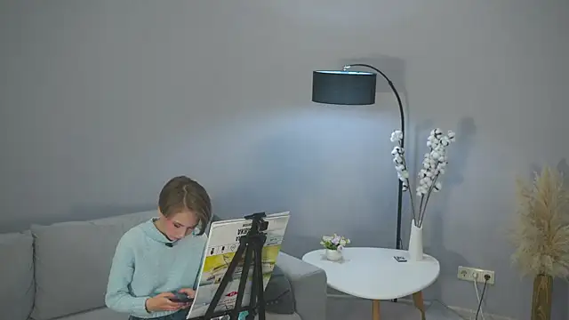 Snapshot of SabraDonkle chatting on 19, 10, 2025 SabraDonkle online show from 19, 10, 2025