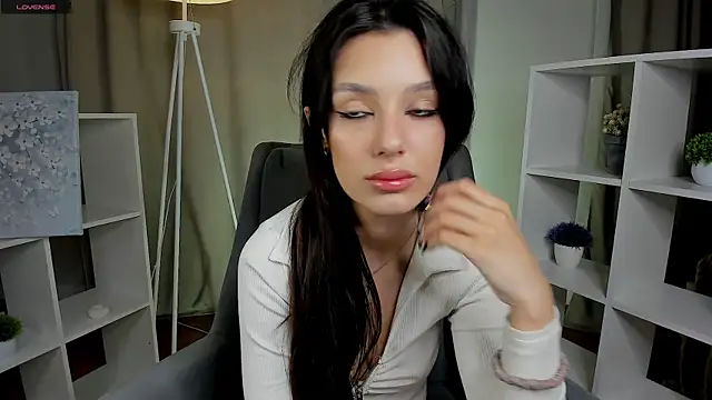 Snapshot of DemetraSadahiro chatting on 21, 12, 2025 DemetraSadahiro online show from 21, 12, 2025