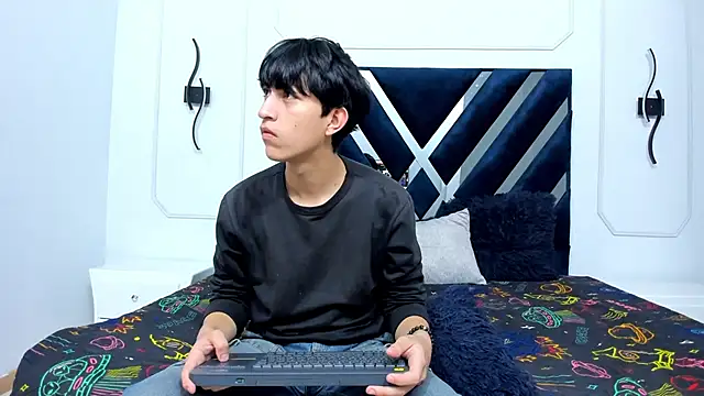 hoot booys  online show from 29, 11, 2025