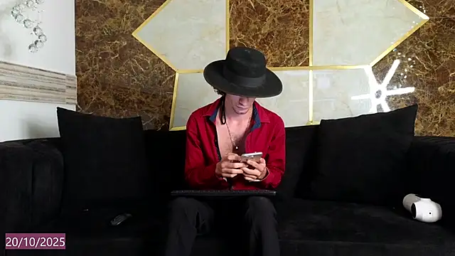 Snapshot of elias_sn0w chatting on 20, 10, 2025 elias sn0w online show from 20, 10, 2025