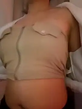 Snapshot of petite_coral chatting on 8, 2, 2026 petite coral online show from 8, 2, 2026