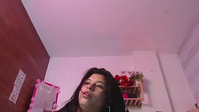 petite coral online show from 24, 5, 2026