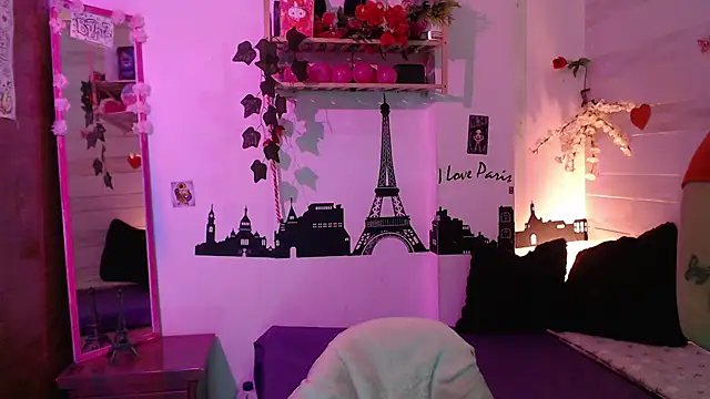 petite coral online show from 25, 5, 2026